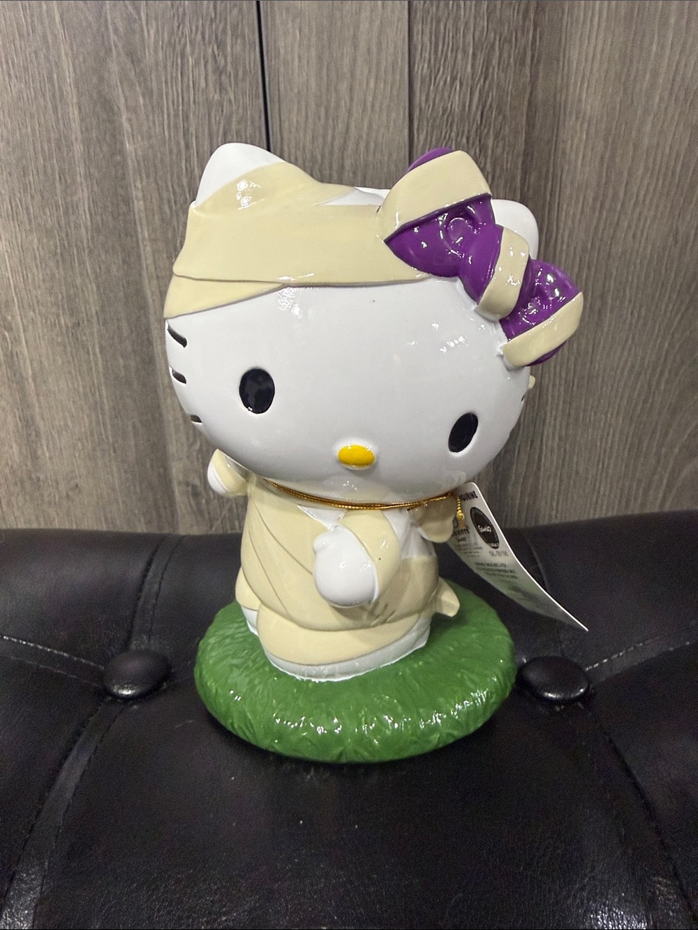 New Hello Kitty As A Halloween Mummy In Purple Bow Figurine